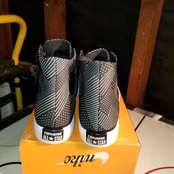 Converse - Picture 2 of 6